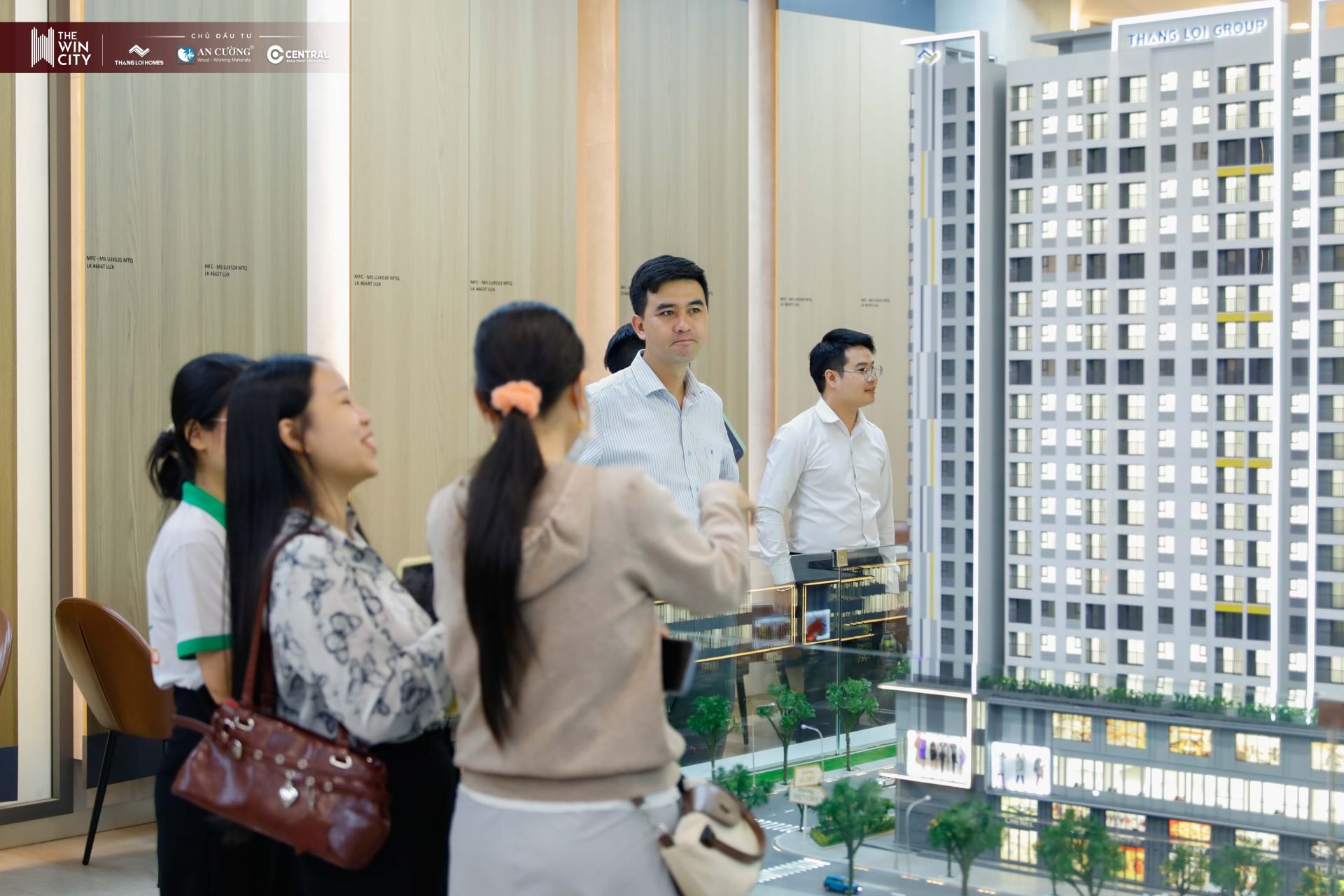 Cac nha dau tu tai The Win City 
