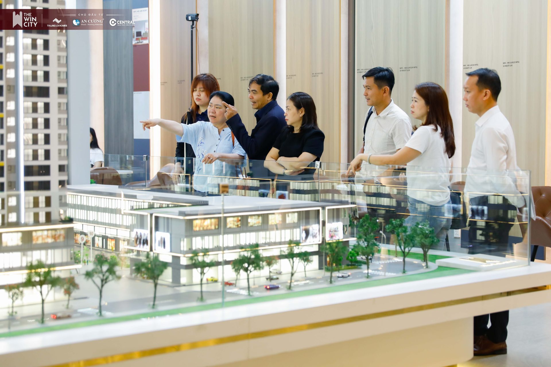 Cac nha dau tu tai The Win City 